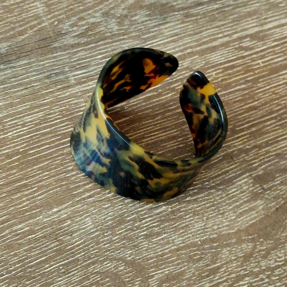 Tortoiseshell Open Cuff Bracelet - Brown & Black